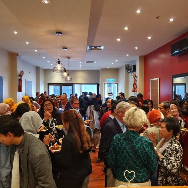 Para tamu menghadiri pembukaan restoran Indonesia di Selandia Baru, Garuda Truck & Eatery . Foto: KBRI Selandia Baru