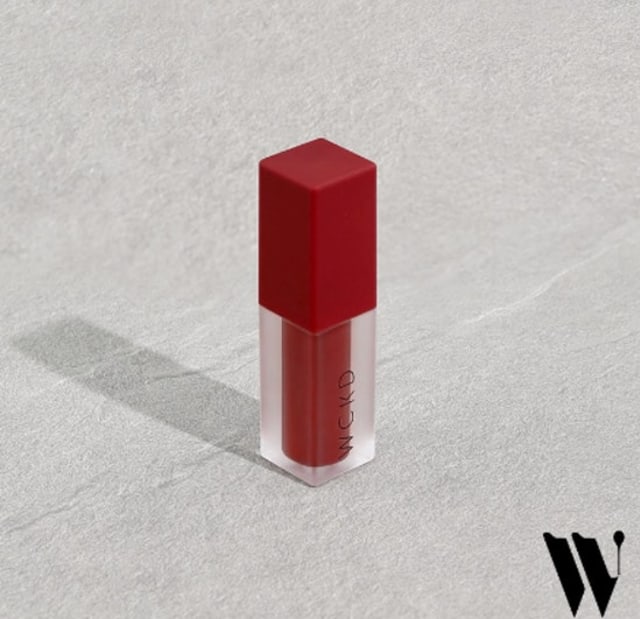 Pakai 5 Lipstick Merah dari Brand Lokal Ini Agar Perayaan Imlek Lebih Meriah (556371)