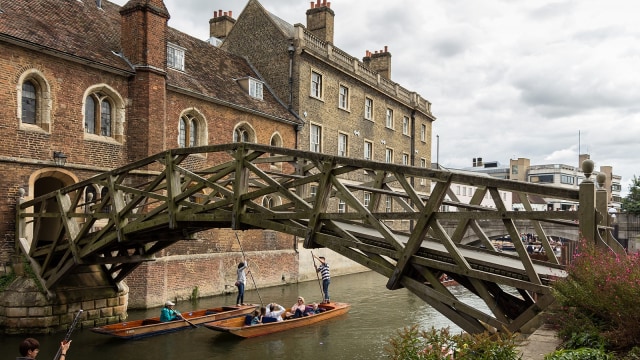 Foto: Jembatan Matematika di Cambridge