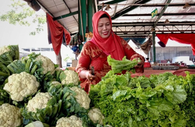 Dijamin Segar dan 'Cantik', Aneka Sayur di PIOS Selalu Ludes Terjual