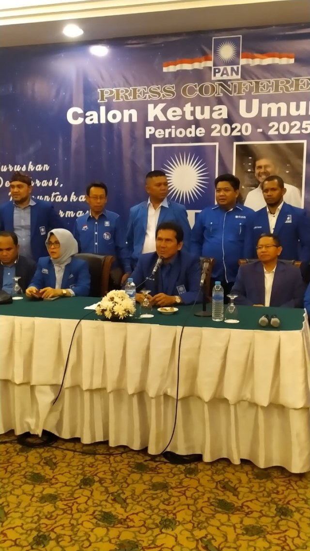 Konferensi pers calon ketua umum PAN Asman Abnur di Grand Sahid Jaya Hotel, Jakarta, Jumat (17/1). Foto: Maulana Rmadhan/kumparan