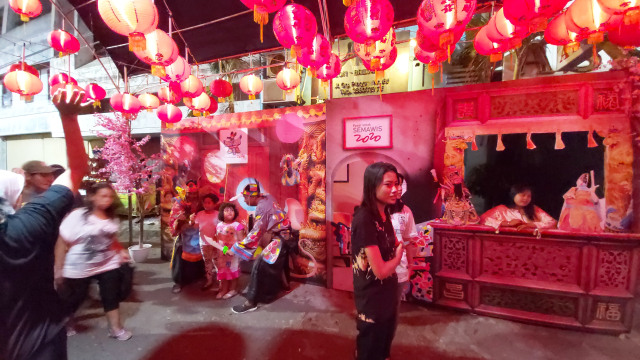 Suasana Pasar Imlek Semawis di Kawasan Pecinan Semarang yang akan berlangsung hingga 19 Januari mendatang, Jumat (17/1). Foto: Afiati Tsalitsati/kumparan