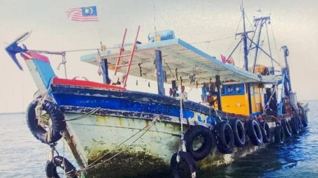 Kapal yang digunakan 5 WNI yang diculik di perairan Tambisan, Lahad Datu, Malaysia. Foto: Dok. Antara
