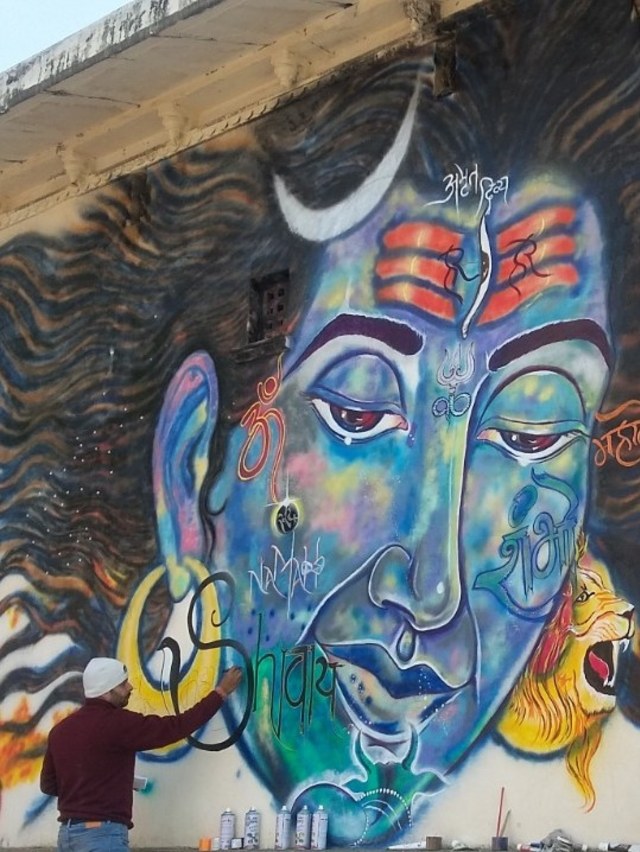 Pelukis mural di Udaipur. Foto: Khiththati/acehkini 