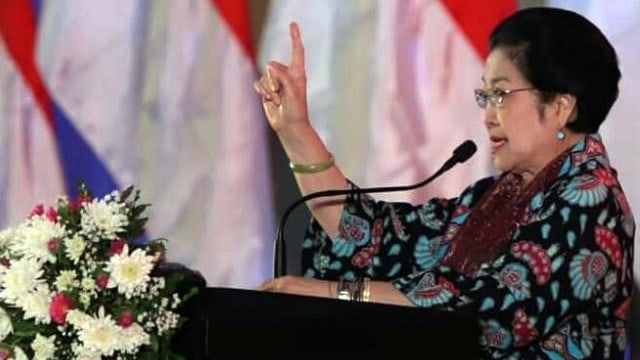 Megawati Soekarnoputri saat memberikan pidato pada acara Natal bersama PDI Perjuangan Sulawesi Utara (foto: istimewa)