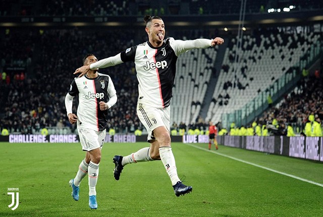 Christiano Ronaldo merayakan gol ke gawang Parma. Ronaldo berhasil mencetak 2 gol dalam laga tersebut. (foto: juventus.com)