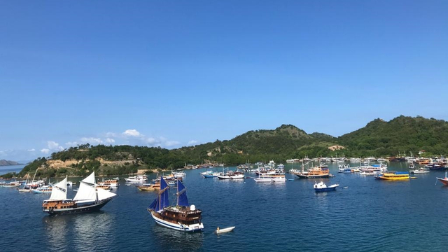 Pemandangan di depan Hotel Inaya Bay Komodo, Labuan Bajo, NTT.  Foto: Dewi Rachmat Kusuma/kumparan