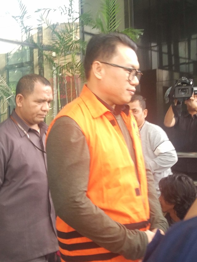 Mantan Direktur Utama Perum Perindo, Risyanto Suanda di KPK, Senin (20/1). Foto: Adhim Mugni Mubarok/kumparan