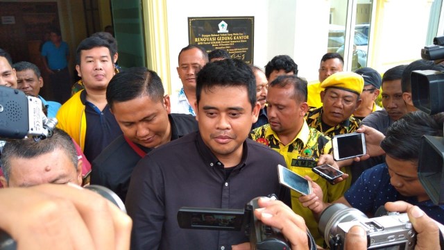 Bobby Afif Nasution usai mengikuti Fit and Profer Test Balon Kepala Daerah di kantor DPD Golkar Sumut. Foto: SumutNews
