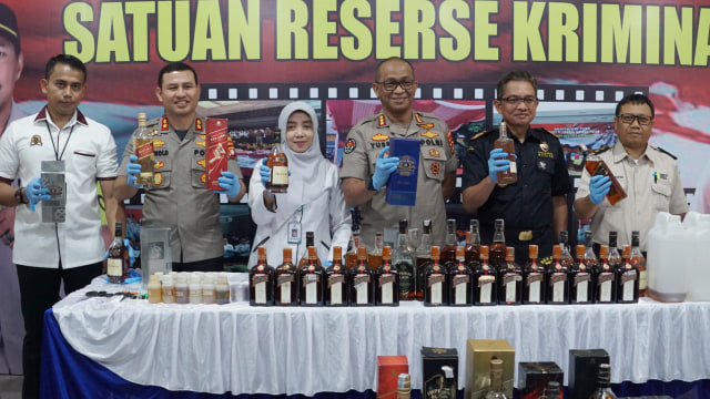 Konferensi Polres Tanjung Priok, Miras Oplosan