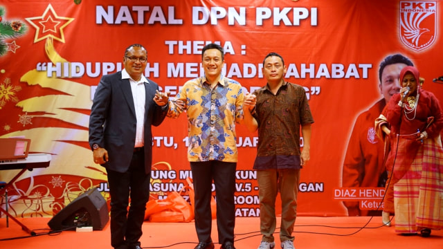 John Kei dan Ninoy Karundeng bergabung dengan PKPI. Foto: Dok. Istimewa