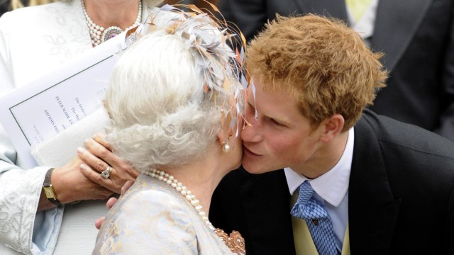 Pangeran Harry dan Ratu Elizabeth II