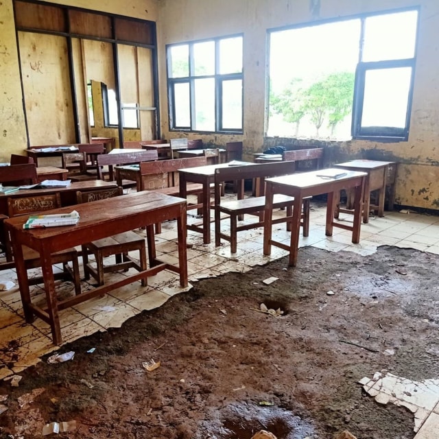 Kondisi ruang kelas di SDN 04 Samudrajaya. Foto: Dok. Zamzam Maulana