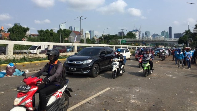 Jalan Gatot Subroto dibuka