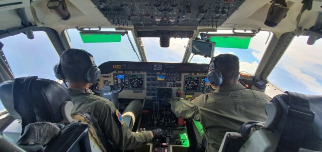 Pencarian KM Panji Saputra dilakukan dengan  pesawat milik TNI (Foto: istimewa)