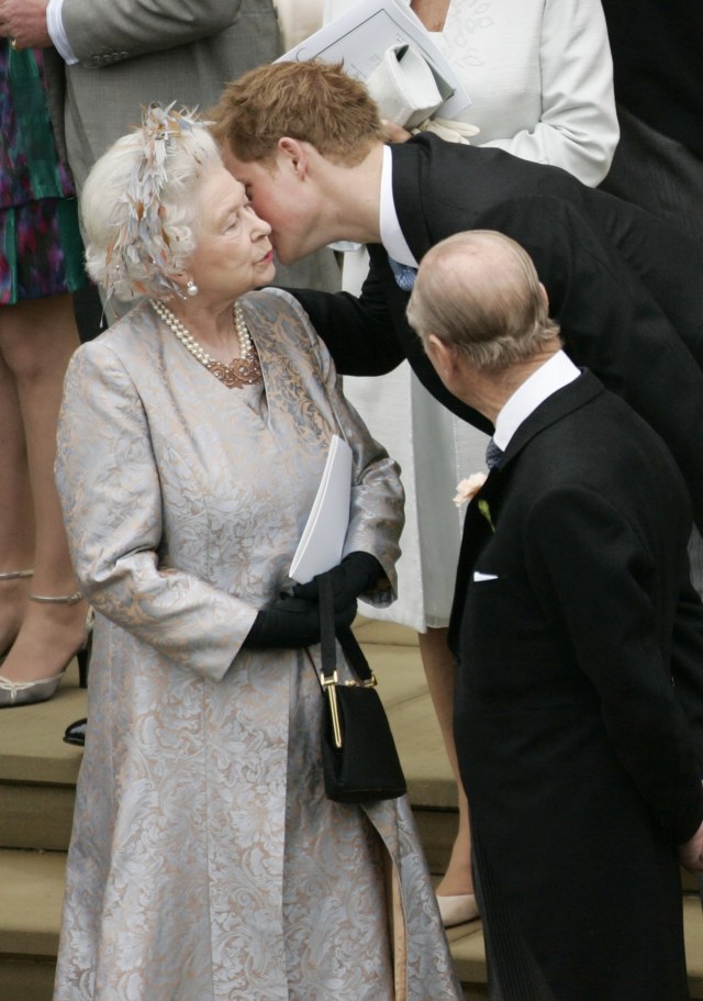 PTR, Pangeran Harry dan Ratu Elizabeth II
