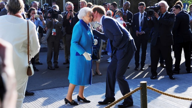 Pangeran Harry dan Ratu Elizabeth II