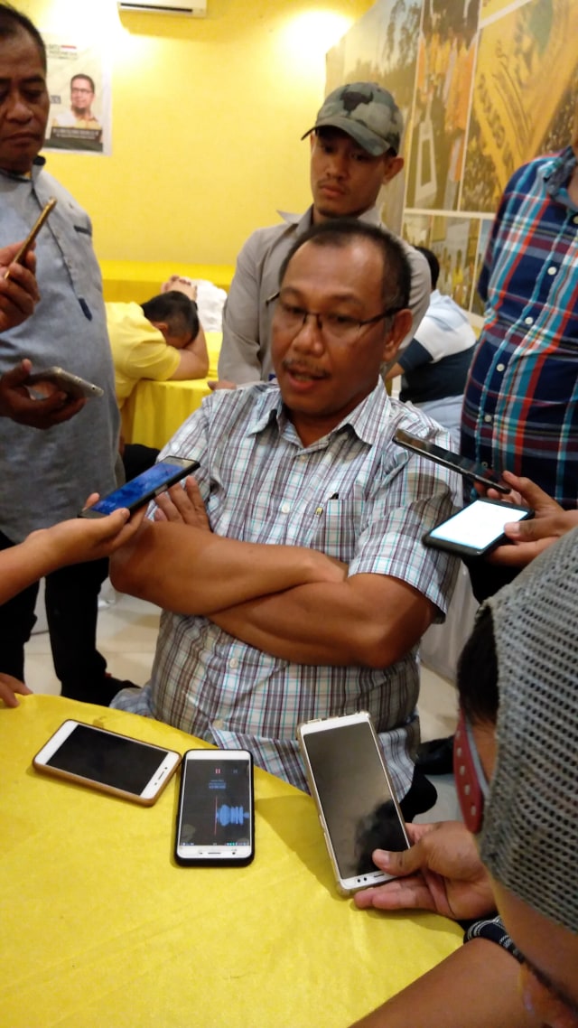 Plt Wali Kota Medan Akhyar Nasution mengikuti fit and proper test di kantor Golkar Sunut. foto :SumutNews﻿