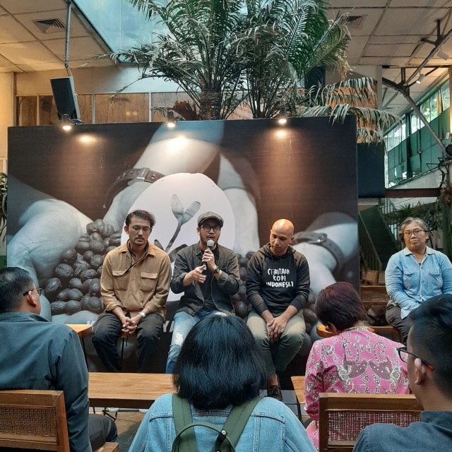 Konferensi pers 'Kopi Penyangga Bumi' di M Bloc