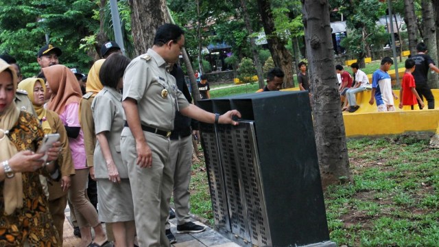 Anies Baswedan tinjau Taman Puring