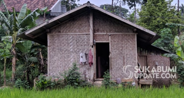 Rumah Neneh Hasanah di Kampung Ciseupan Hilir RT 03/06, Desa Seuseupan, Kecamatan Caringin, Kabupaten Sukabumi. | Sumber Foto:Oksa BC