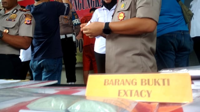 Rilis pengungkapan kasus peredaran narkoba di Polres Bogor, Selasa (21/1/2020). Foto: kumparan