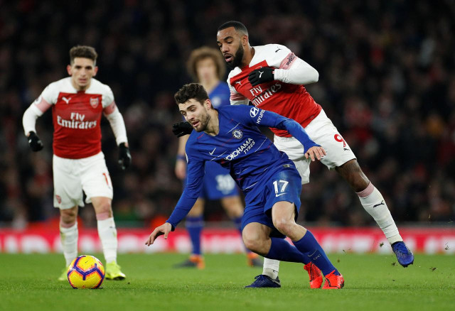 Pertandingan Arsenal vs Chelsea. Foto: Reuters/John Sibley