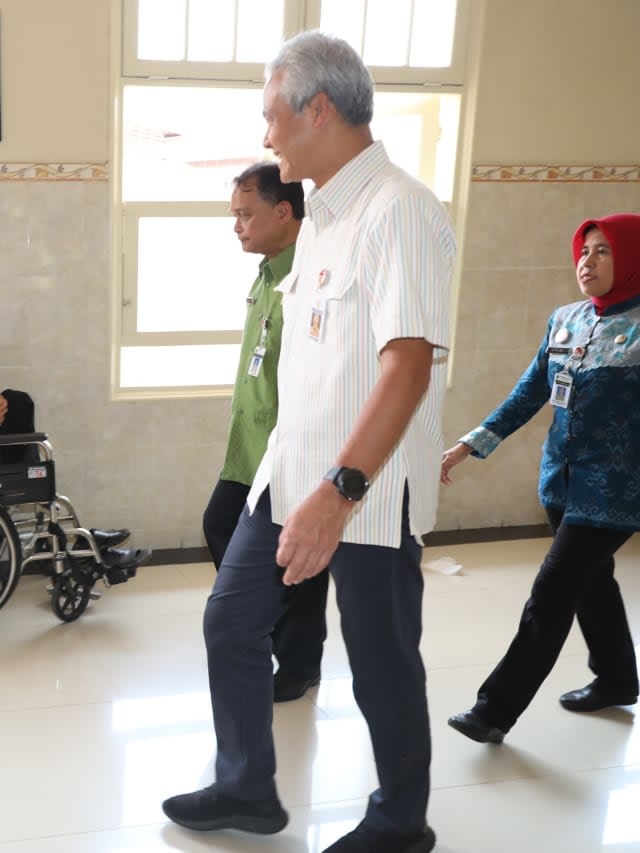 Gubernur Jawa Tengah Ganjar Pranowo meninjau RSUD Prof Dr Margono Soekarjo, Purwokerto, Selasa (21/1).  Foto: DOk. Pemprov Jawa Tengah