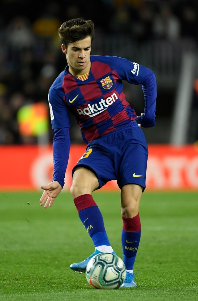 Riqui Puig tampil lumayan di laga melawan Granada. Foto: AFP/Lluis Gene