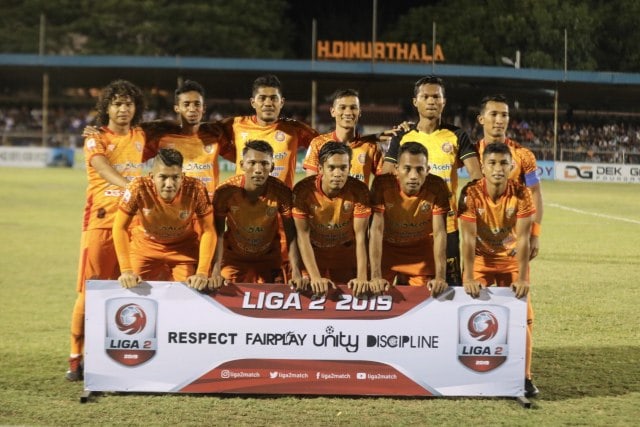 Tim Persiraja Banda Aceh saat bermain di Liga 2 2019 lalu dengan menggunakan jersi dari Trops Apparel. Foto: Suparta/acehkini