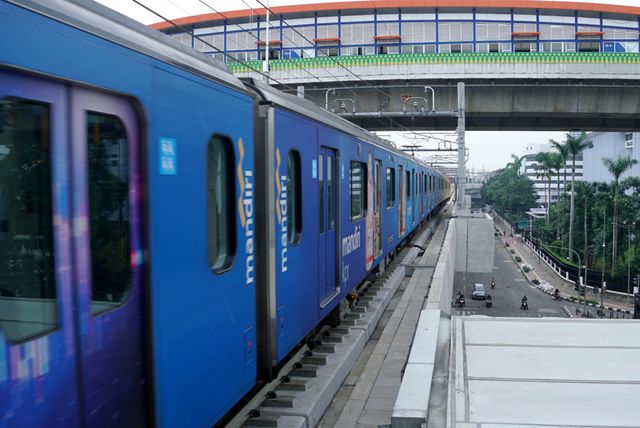 MRT melintas di Stasiun MRT Asean, Jakarta, Rabu (22/1/2020). Foto: Helmi Afandi/kumparan