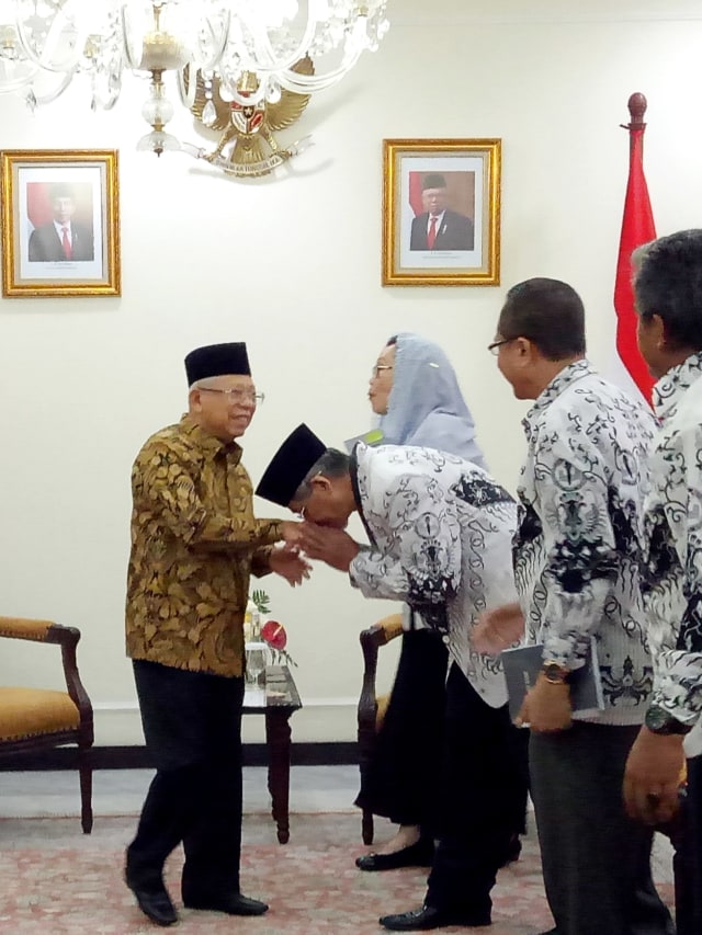 Wakil Presiden Ma'ruf Amin menerima rombongan PGRI. Foto: Nadia Riso/kumparan