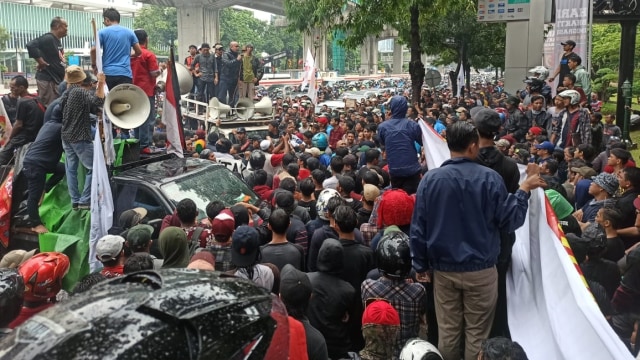 Aksi Massa Tanjung Priok di Rasuna Said