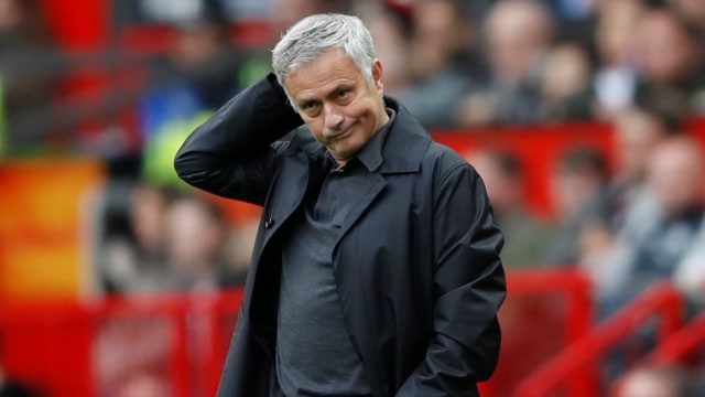 Jose Mourinho kesal dengan sikap para pemain Manchester United. (Foto: Reuters/Carl Recine)