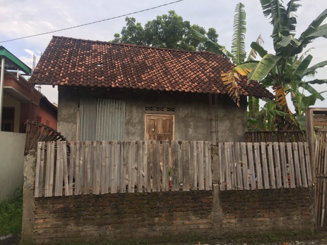 Kondisi rumah Nenek Rubingah. Foto: Arfiansyah Panji Purnandaru/kumparan