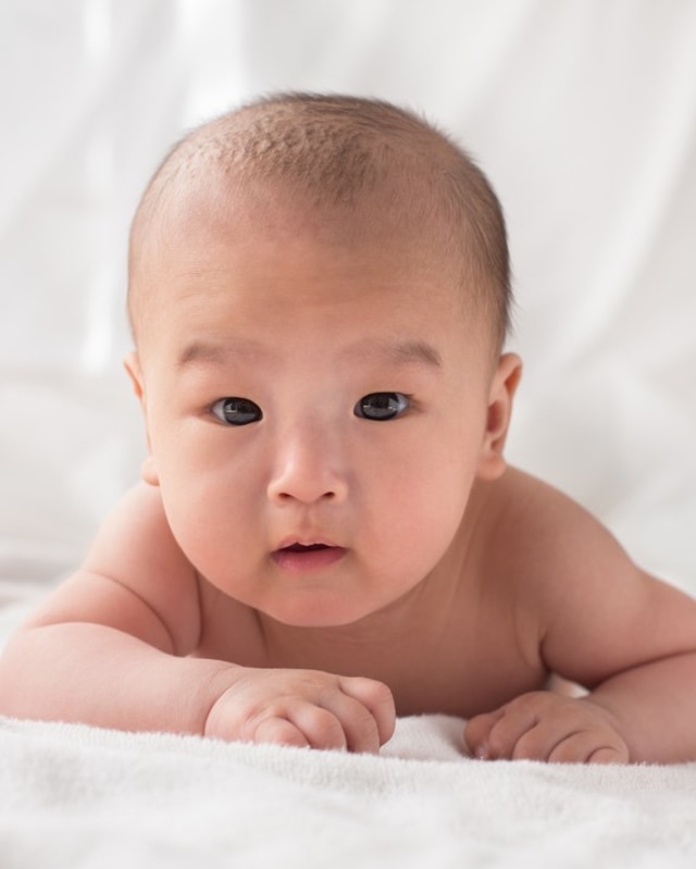 Ilustrasi perkembangan bayi 3 bulan. Foto: Shutter Stock
