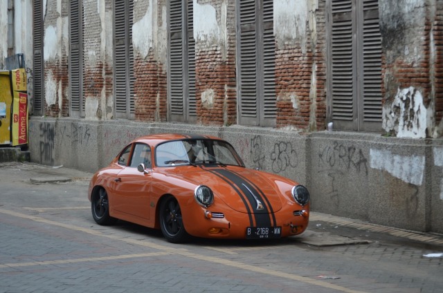 Yumos Garage: Mengembalikan Eksotisme Porsche Klasik dari Rongsokan (101488)