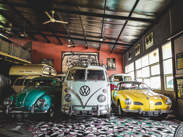 Yumos Garage: Mengembalikan Eksotisme Porsche Klasik dari Rongsokan (101493)
