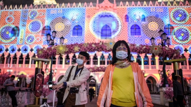 Warga memakai masker, Wuhan