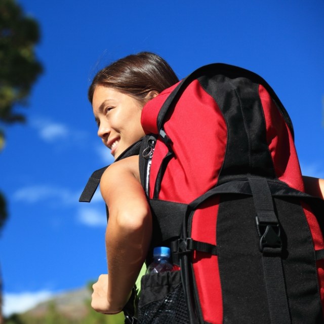 Ilustrasi backpacker wanita  Foto: Shutter Stock 