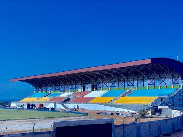 Stadion Pulau Dompak. Foto : Ismail/kepripedia.com
