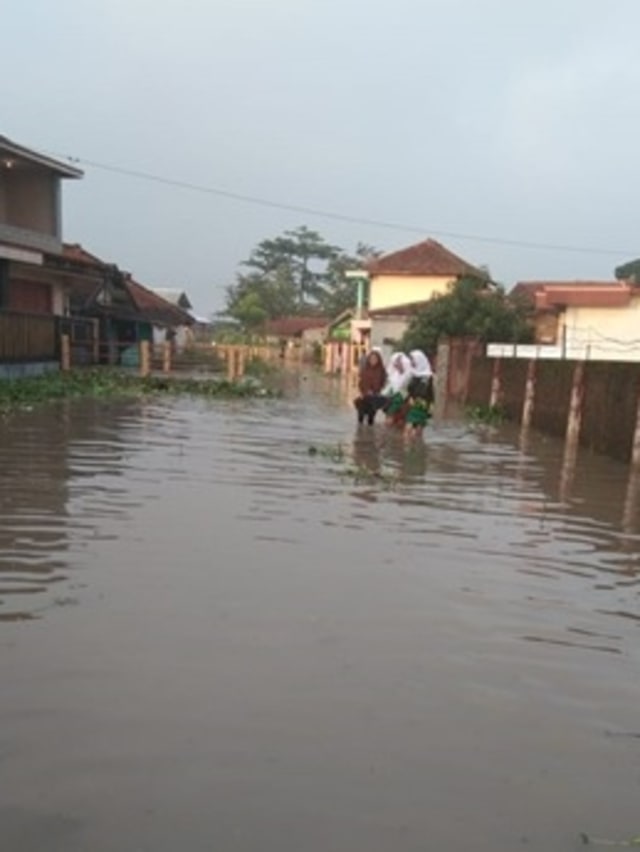 Banjir yang menggenangi 4 kecamatan di Kabupaten Bandung, Jawa Barat. Foto: Dok. BPBD Jawa Barat
