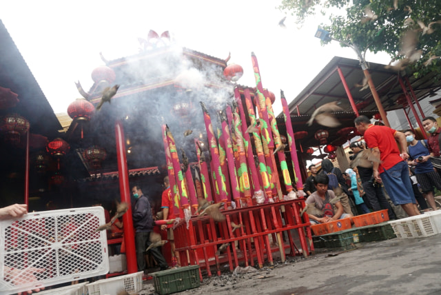 Foto: Perayaan Tahun Baru Imlek Di Wihara Dharma Bhakti, Jakarta ...