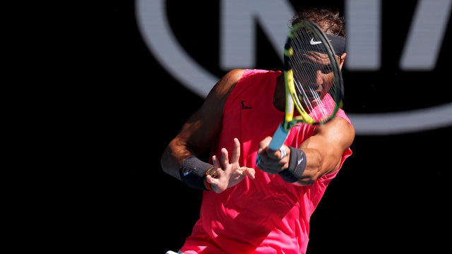 Pemain Spanyol Rafael Nadal beraksi di Australian Open 2020. Foto: REUTERS / Kai Pfaffenbach