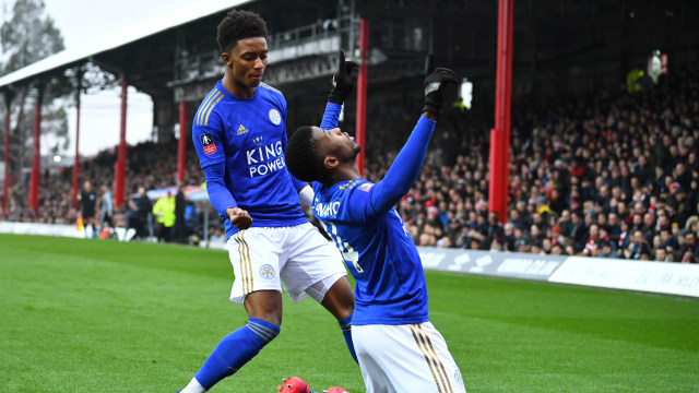 Kelechi Iheanacho merayakan gol ke gawang Brentford. Foto: REUTERS/Dylan Martinez