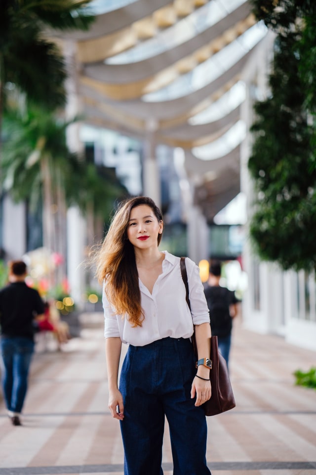 woman-wearing-white-dress-shirt-and-blue-pants-936313(1).jpg