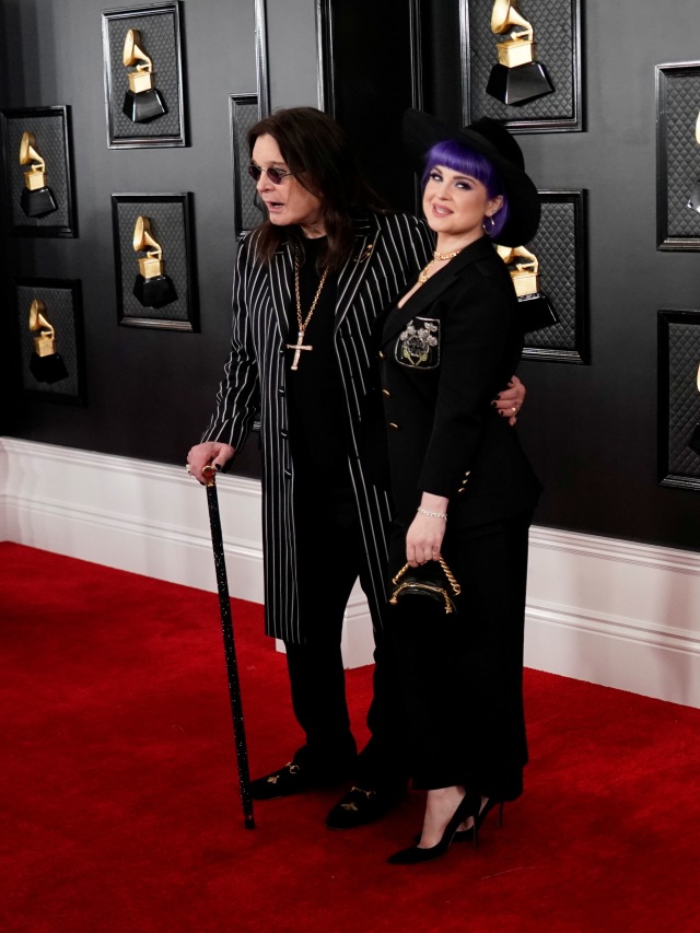 Ozzy Osbourne and Kelly Osbourne di ajang Grammy Awards Ke-62 di Los Angeles, California. Foto: REUTERS/Mike Blake