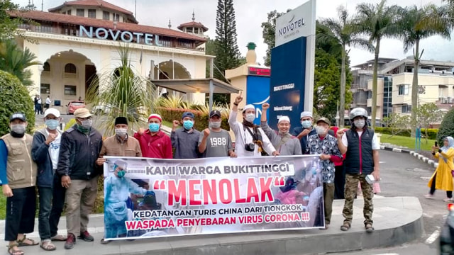 TOLAK CHINA di BUKITTINGGI.jpg