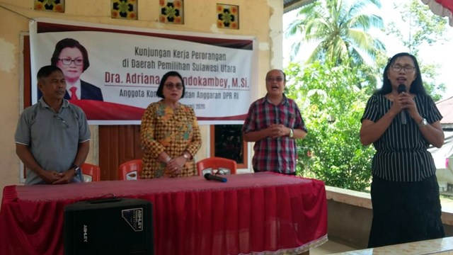 Anggota DPR RI, Adriana Dondokambey saat menggelar kunjungan kerja di Kabupaten Minahasa Utara