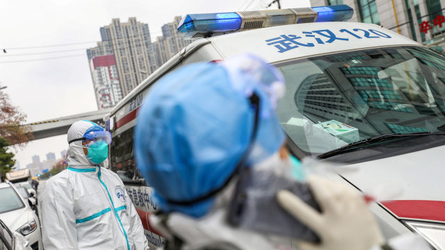 Kerja Nonstop Cegah Virus Corona Petugas Medis Di China Meninggal